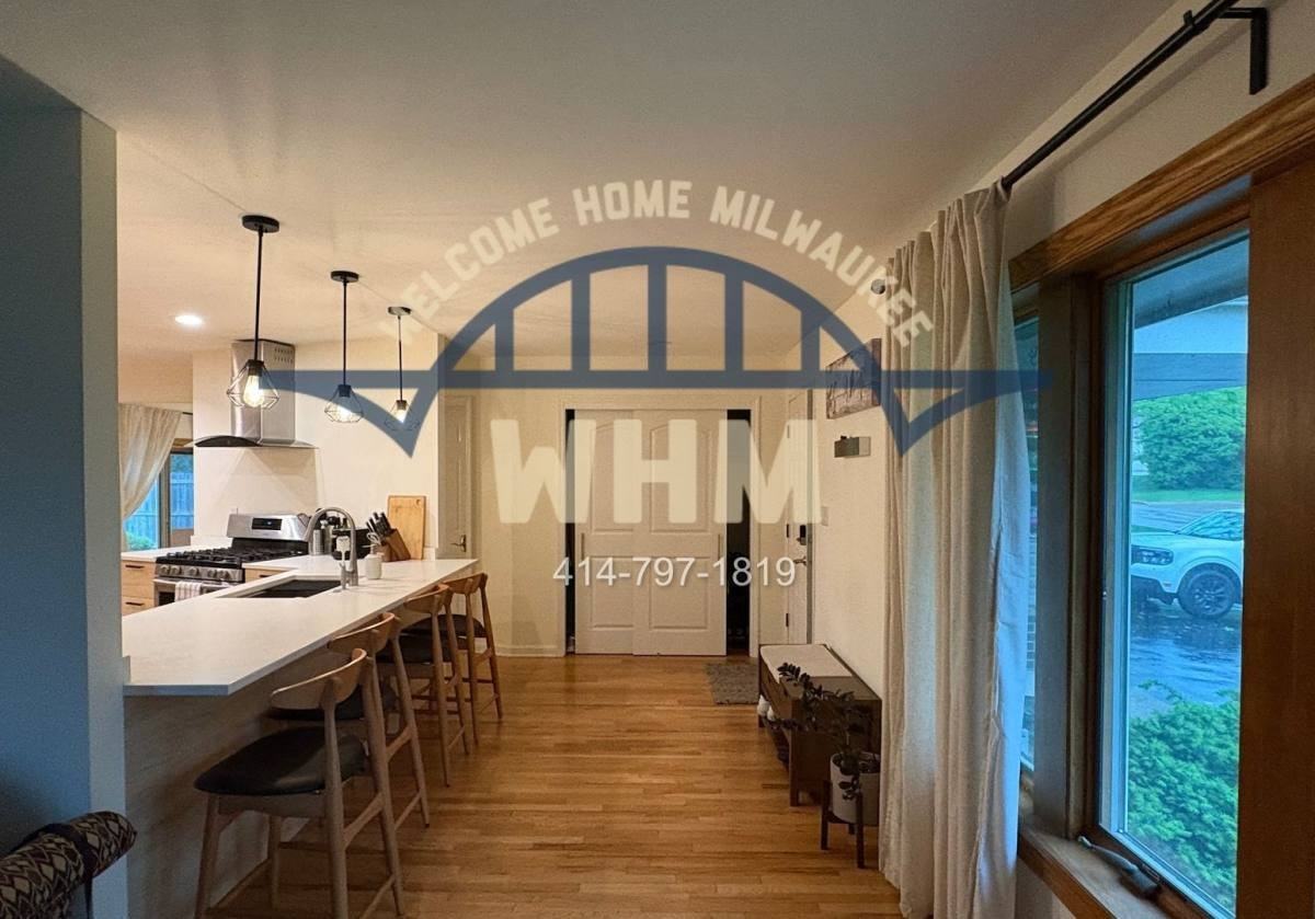 4233 W Carmel Dr - Photo 3 of 10