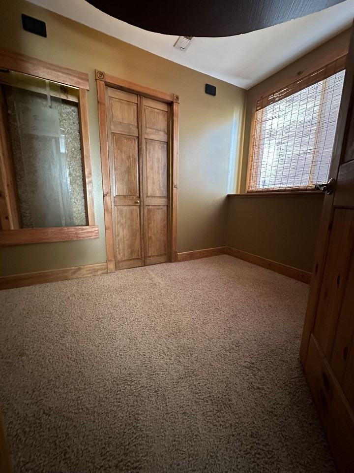 113 E Manilla Dr - Photo 2 of 50