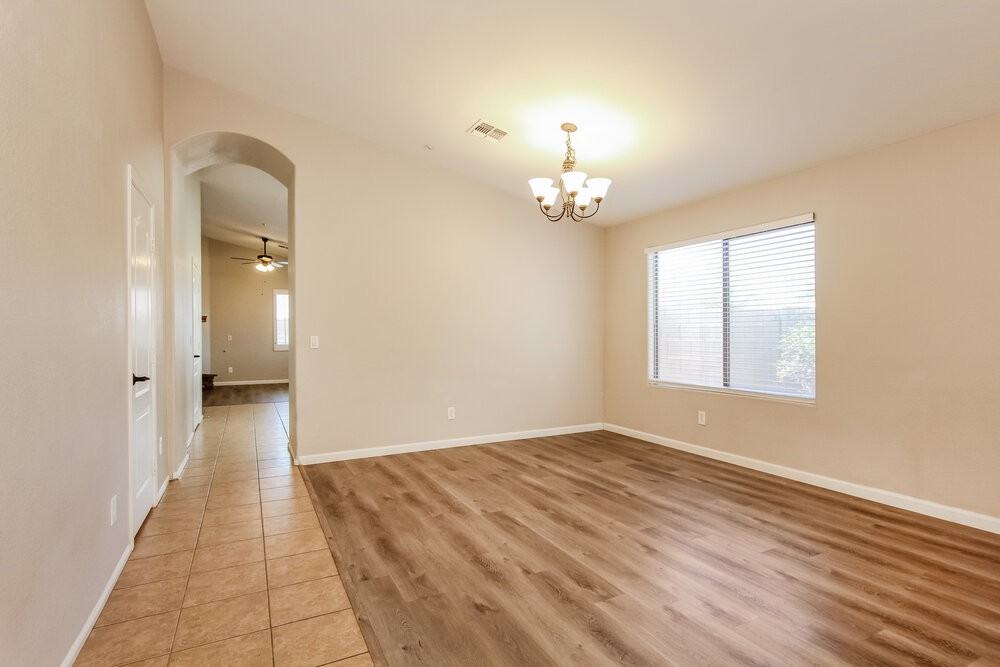 8026 S 48th Dr - Photo 3 of 16