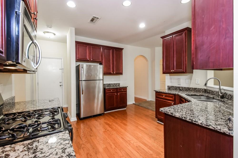 4740 Hopewell Manor Dr - Photo 7 of 17