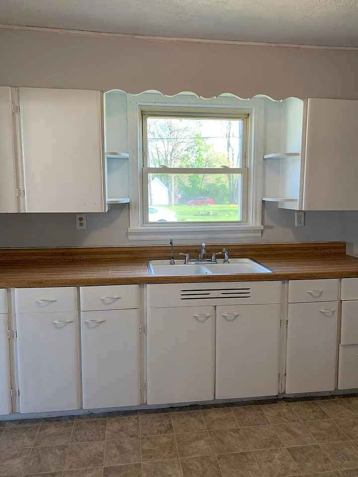 2200 N Liberty St - Photo 3 of 12