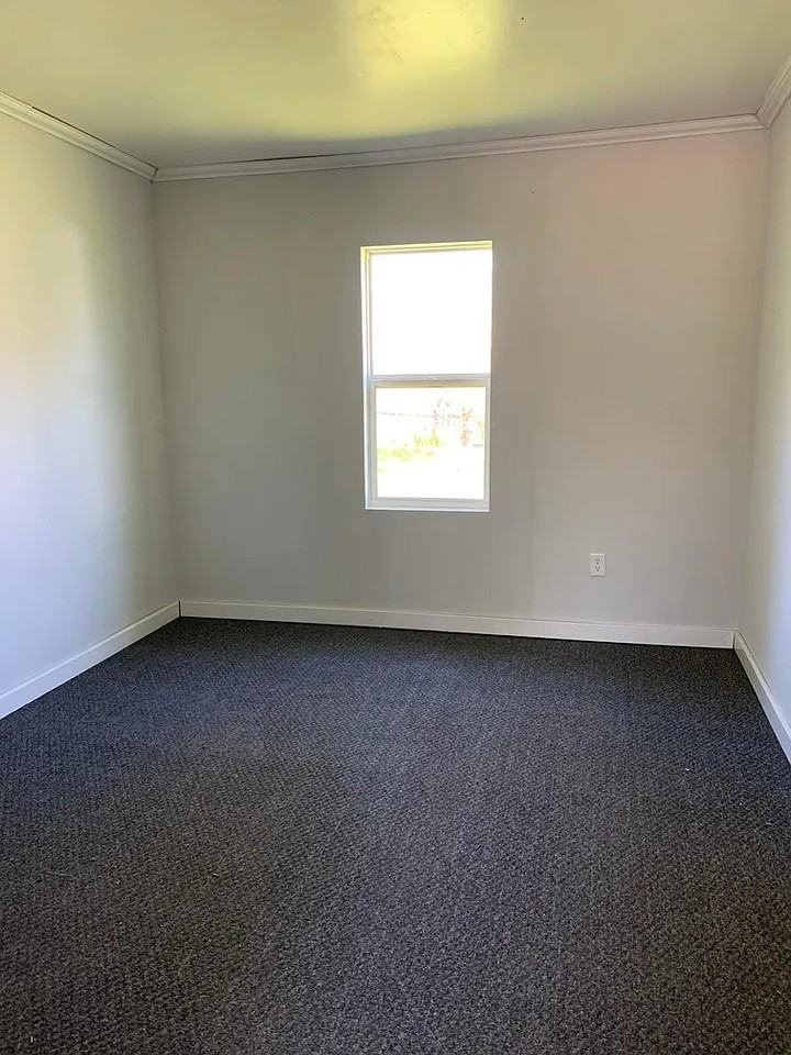 2200 N Liberty St - Photo 4 of 12