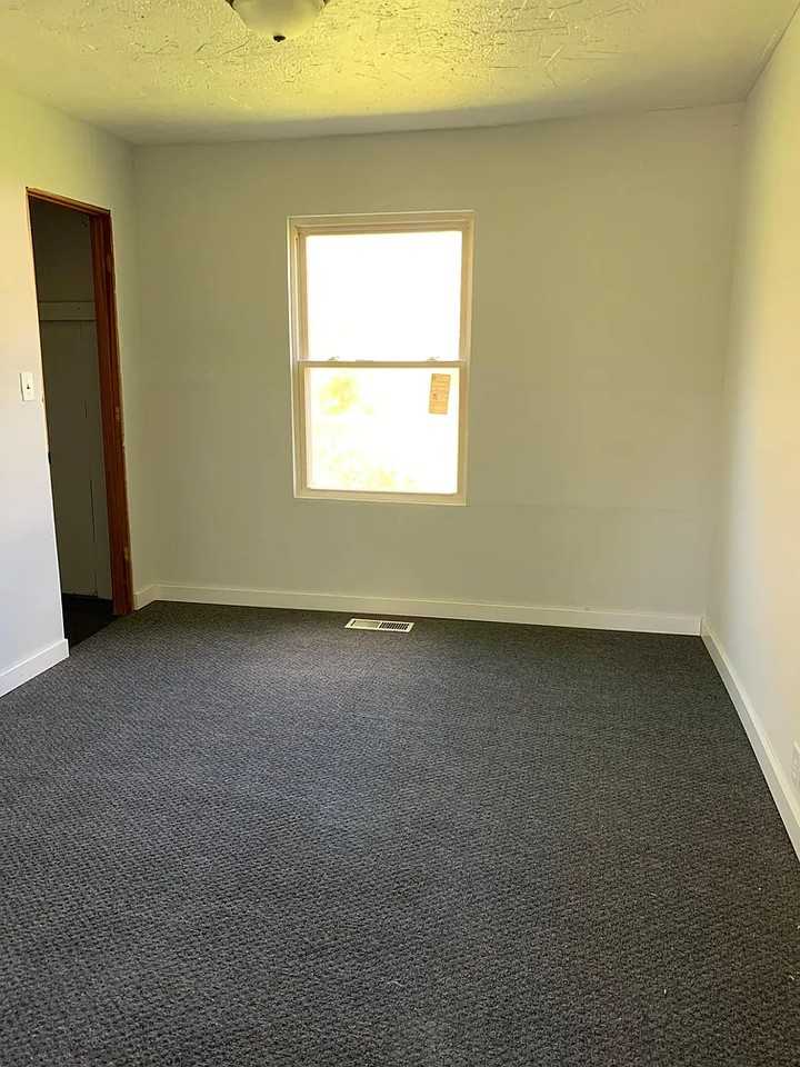 2200 N Liberty St - Photo 5 of 12