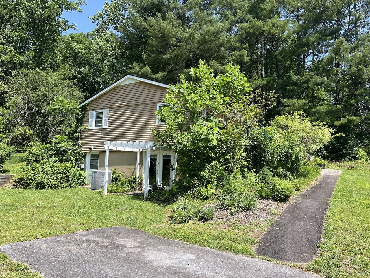 45 Armstrong Rd - Photo 2 of 15