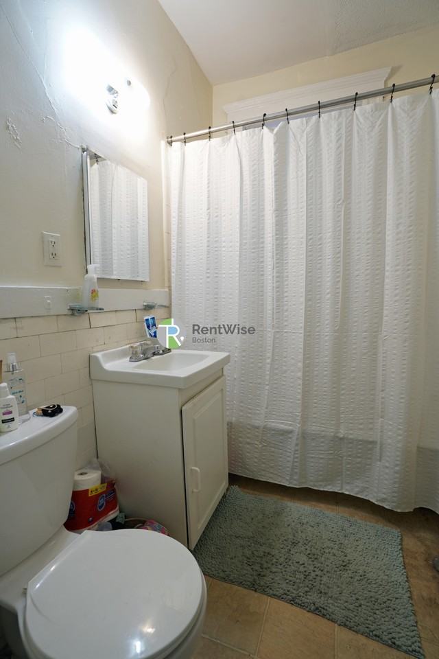 1144 Commonwealth Ave #16 - Photo 4 of 5