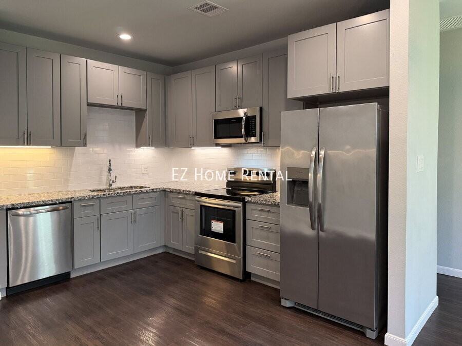 4939 Ambient Dr - Photo 7 of 23