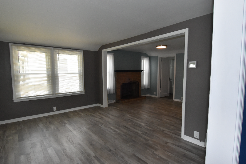 817 S Prairie Ave - Photo 3 of 7