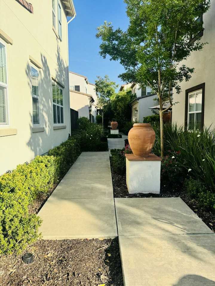 3026 Blackberry Avenue - Photo 2 of 7