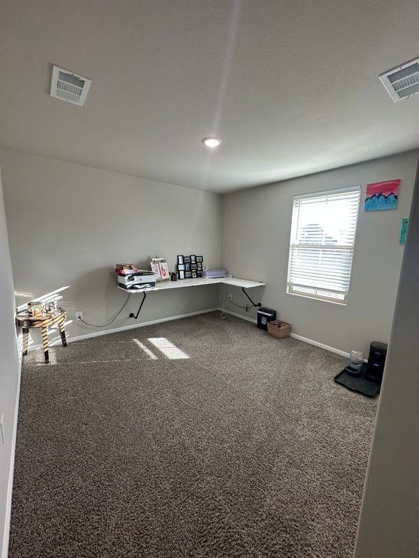 6212 Oracle Dr - Photo 3 of 12