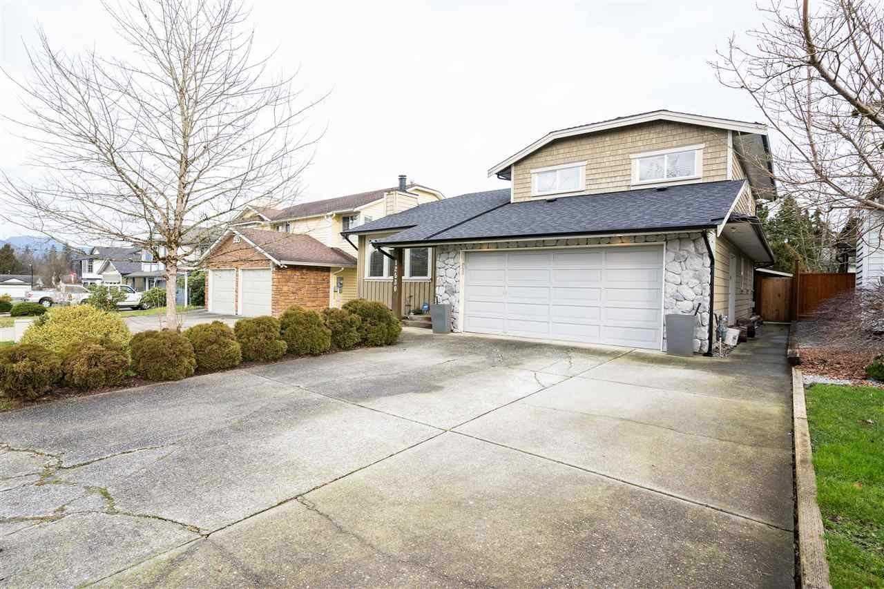 12530 222 St - Photo 2 of 26