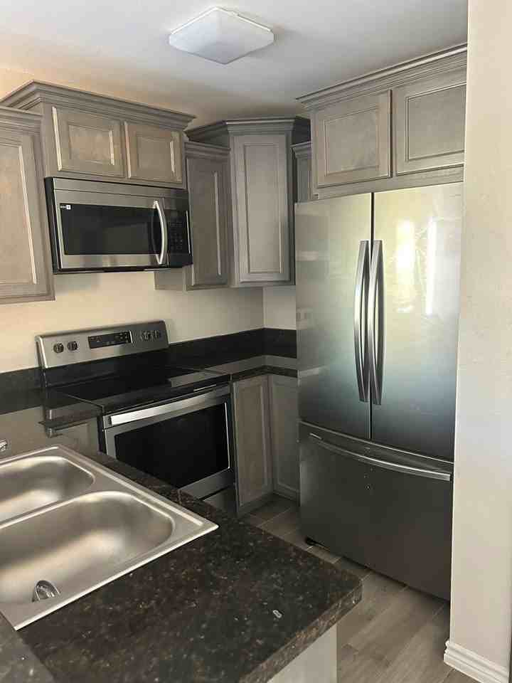 2458 De Leon Dr - Photo 7 of 15