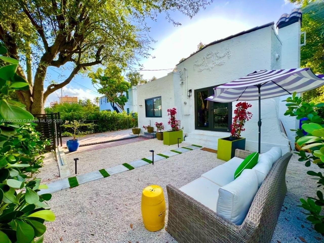 8280 Ne 1st Pl - Photo 3 of 12