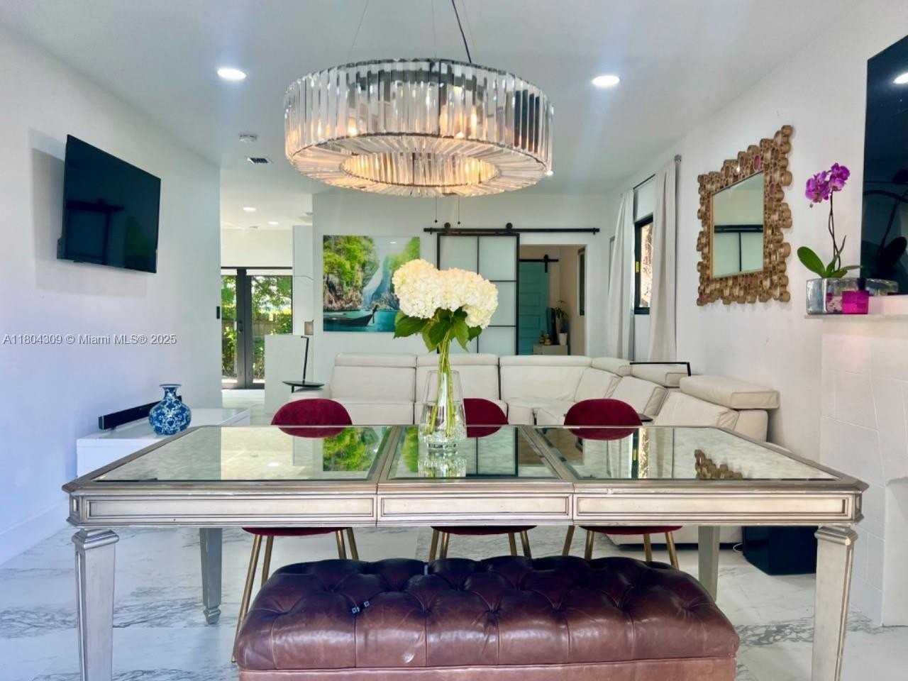 8280 Ne 1st Pl - Photo 4 of 12