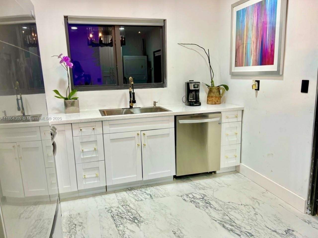 8280 Ne 1st Pl - Photo 6 of 12