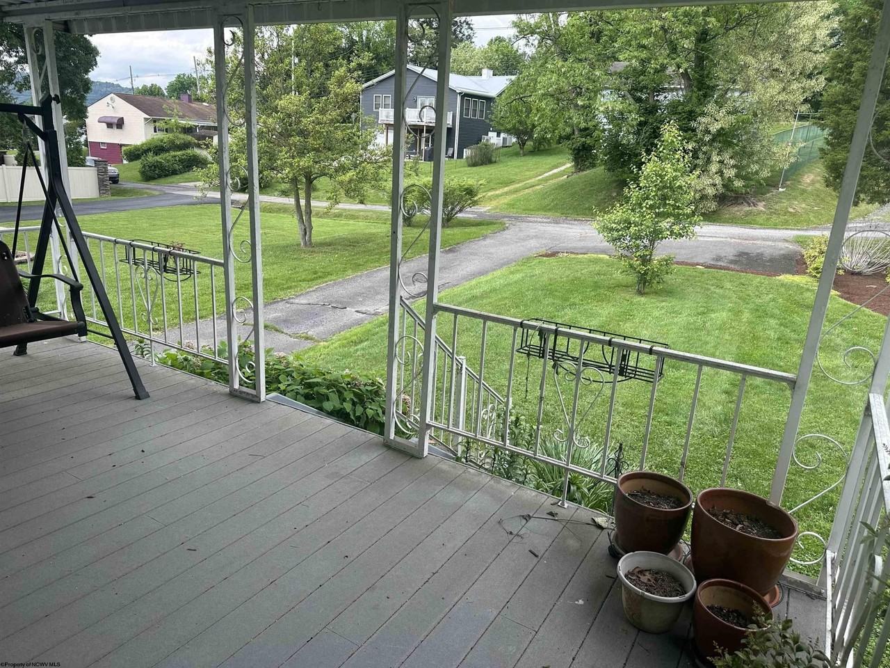 1208 Cambridge Ave - Photo 6 of 20