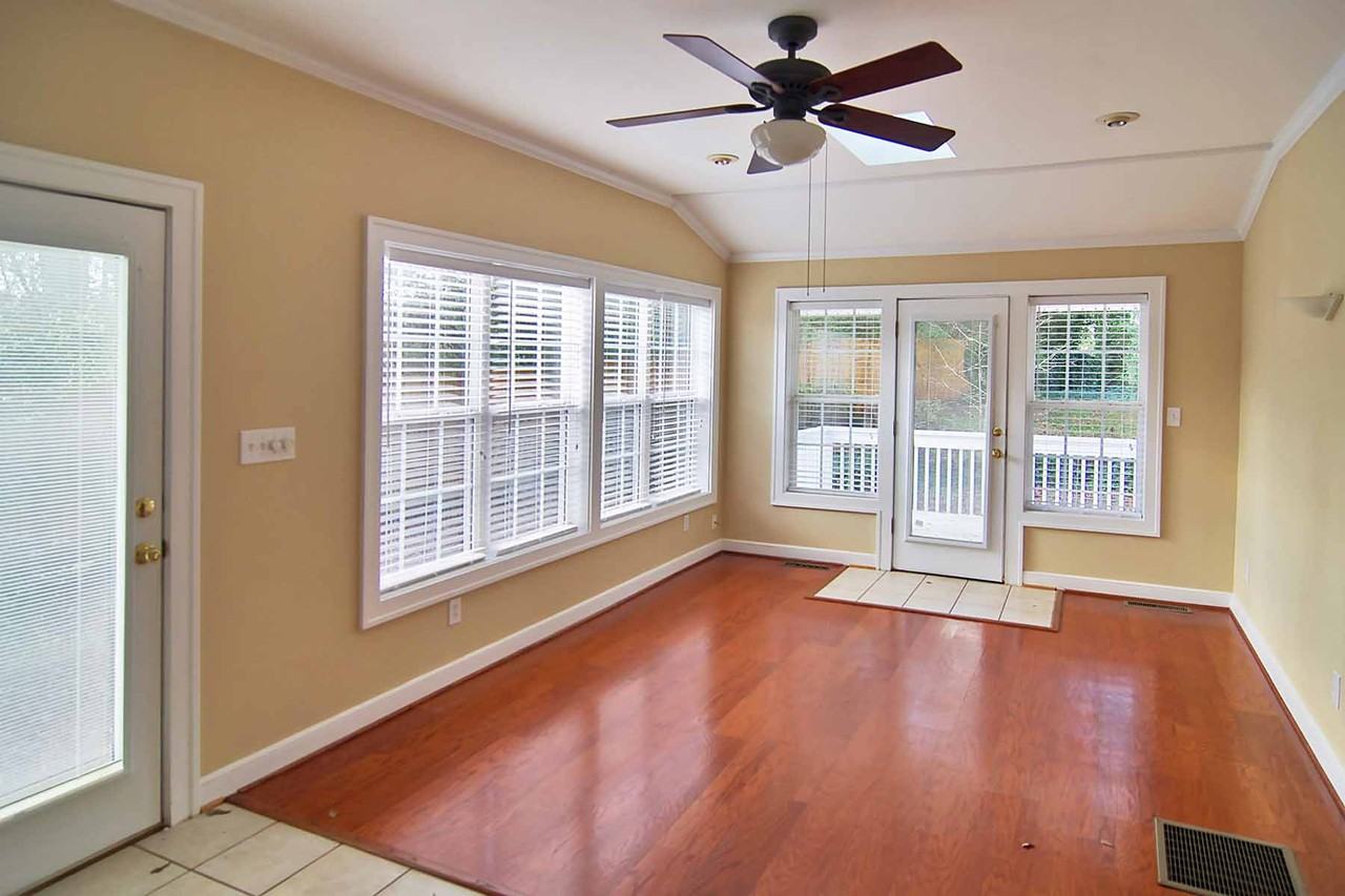 816 Sycamore Dr - Photo 3 of 18