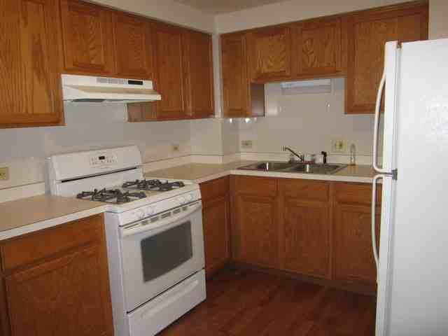 10805 S Lloyd Dr #6 - Photo 2 of 7