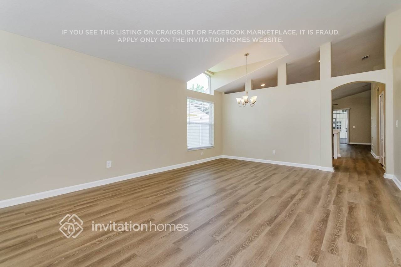 15733 Bay Vista Dr - Photo 3 of 17
