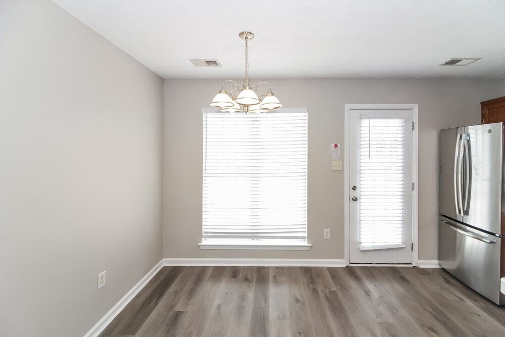 10734 Ridgefield Dr - Photo 7 of 17