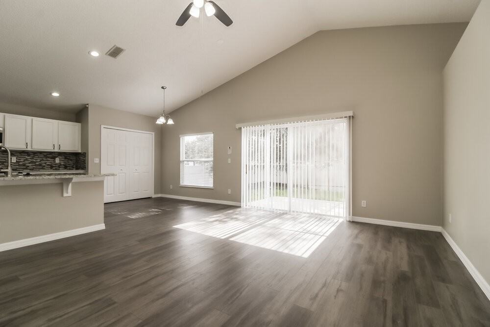 2285 Merry Rd - Photo 3 of 16