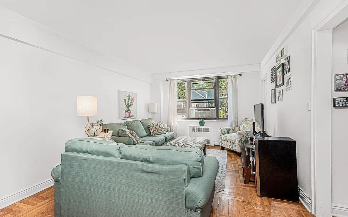 3103 Fairfield Ave - Photo 2 of 9