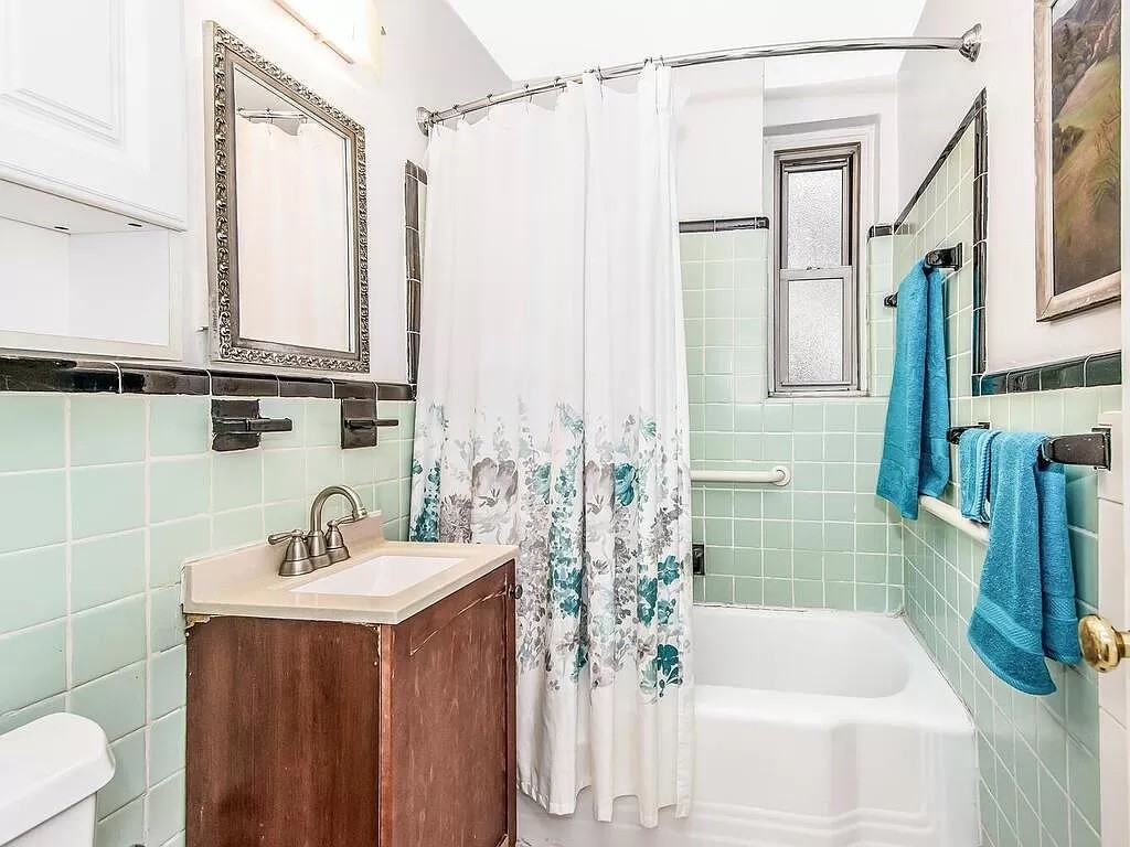 5601 Riverdale Ave - Photo 3 of 7