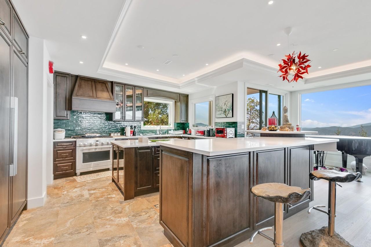 150 Mountain Drive - Photo 3 of 22