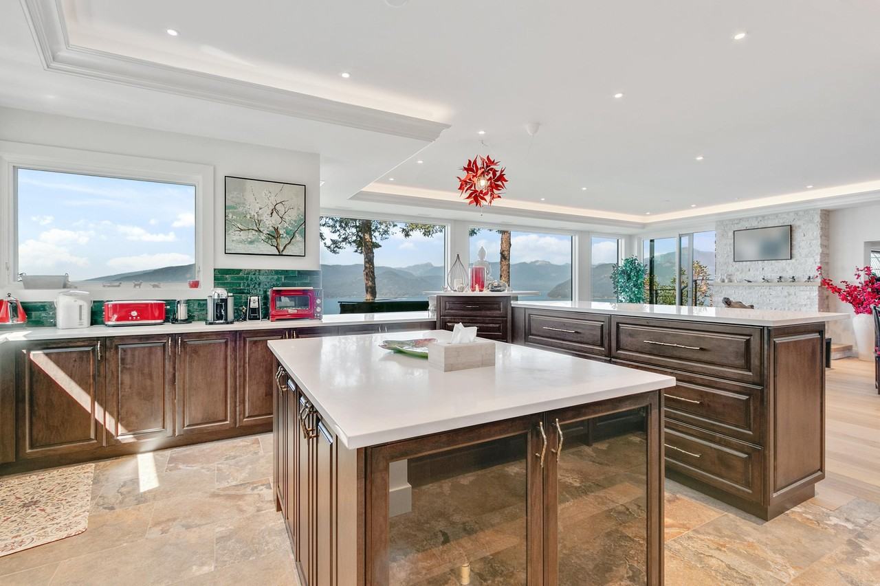 150 Mountain Drive - Photo 4 of 22