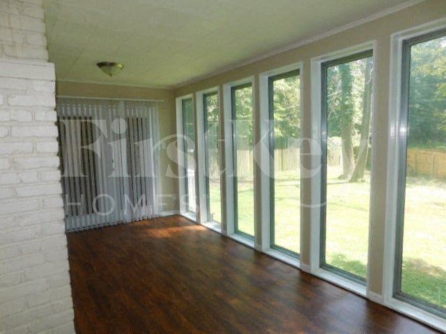 4523 Parkwood Rd - Photo 3 of 13