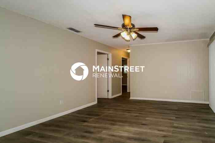 2503 Dakota Trl - Photo 2 of 16