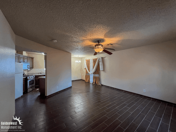 2208 Melinda Ave - Photo 3 of 15