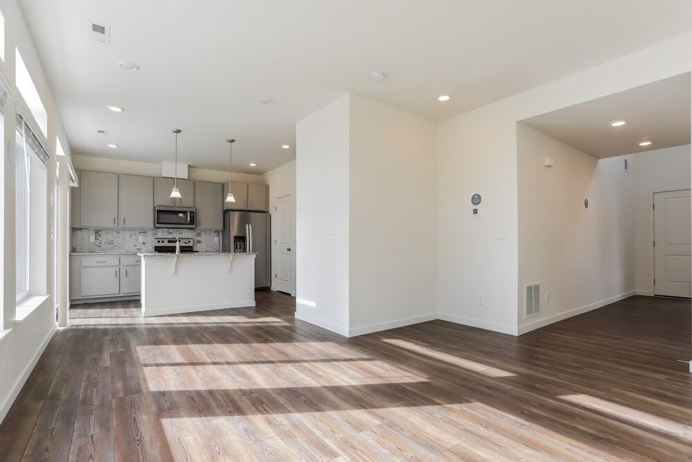18560 E 47th Ave - Photo 5 of 17
