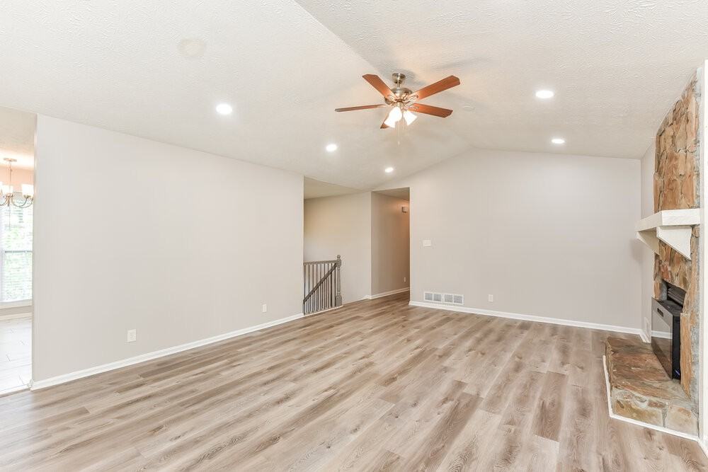 2145 Atkinson Ln - Photo 4 of 17
