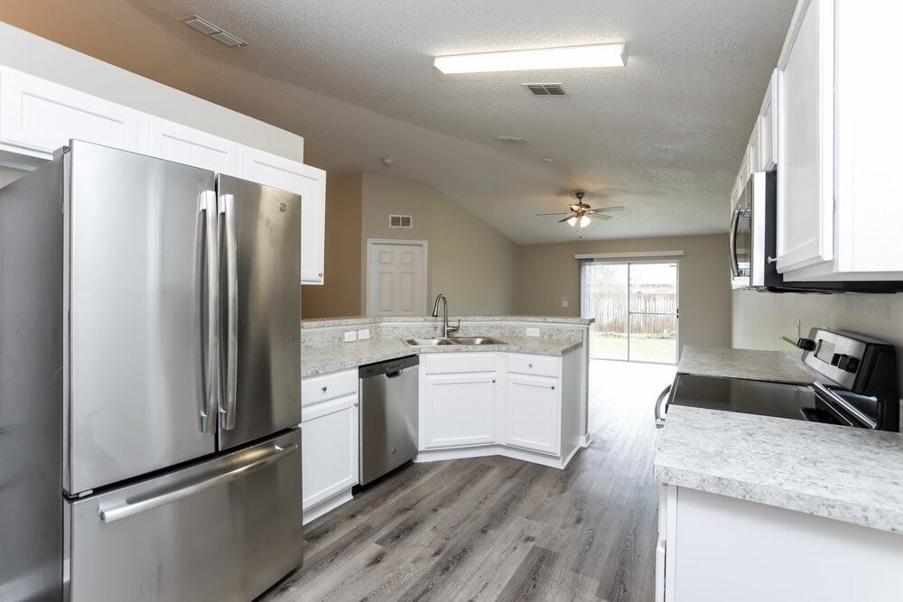 3536 Stonefield Dr - Photo 5 of 16