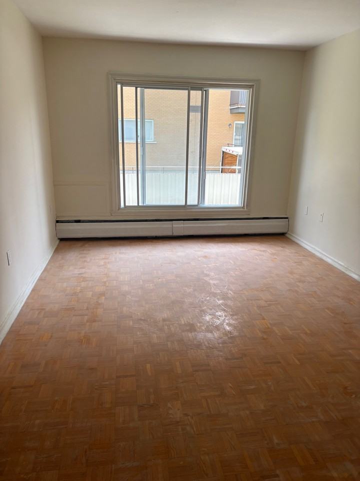 40 Avenue Marian - Photo 3 of 5