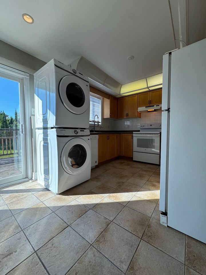 120 Marsellus Drive - Photo 3 of 9