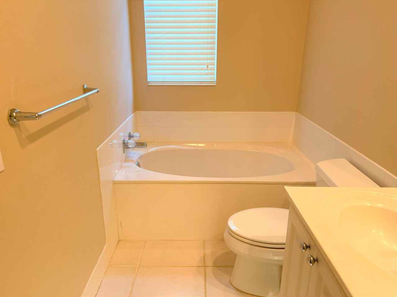 3368 Greenway Drive - Photo 3 of 33