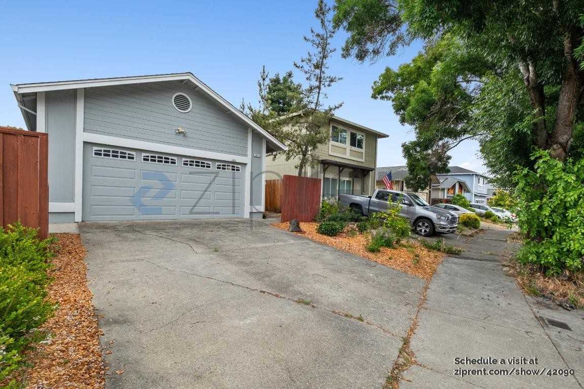 1017 Stanislaus Way - Photo 2 of 43