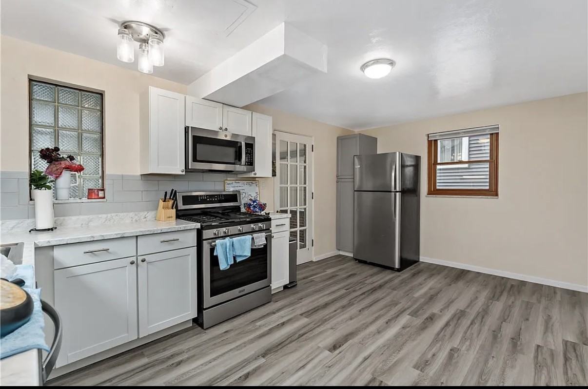 932 Lebanon Avenue - Photo 3 of 21
