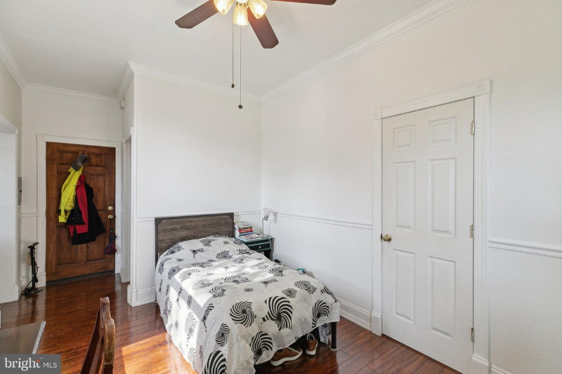 4818 Trinity Pl #2R - Photo 2 of 12