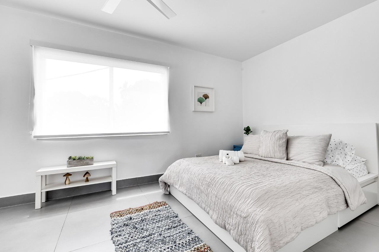 1734 Sw 23rd St #4 - Photo 2 of 26