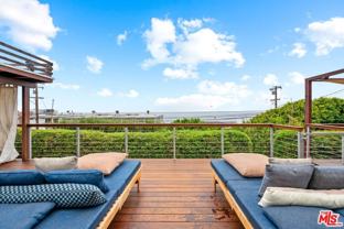 25143 Malibu Rd - Photo 1 of 1