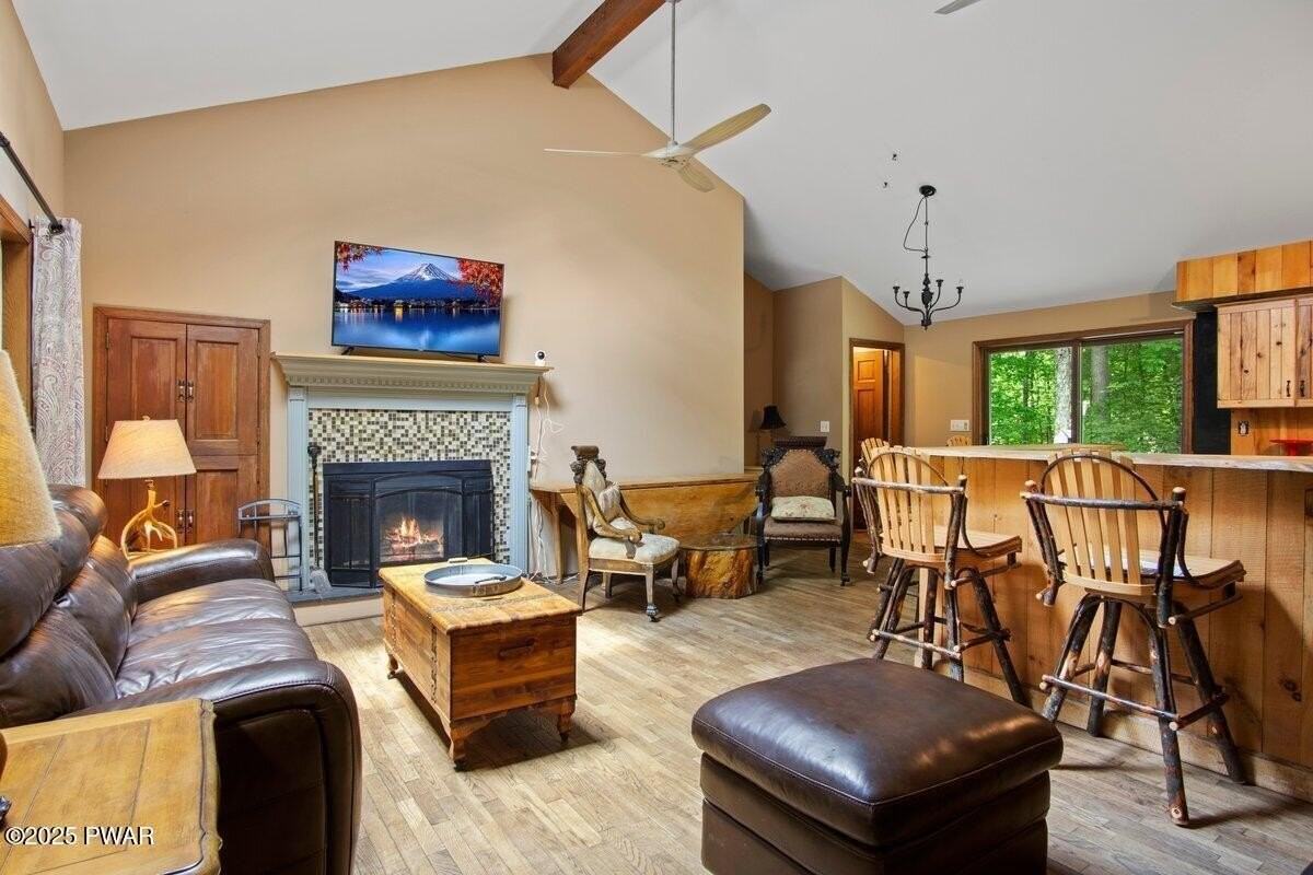 141 Constitution Dr - Photo 3 of 27