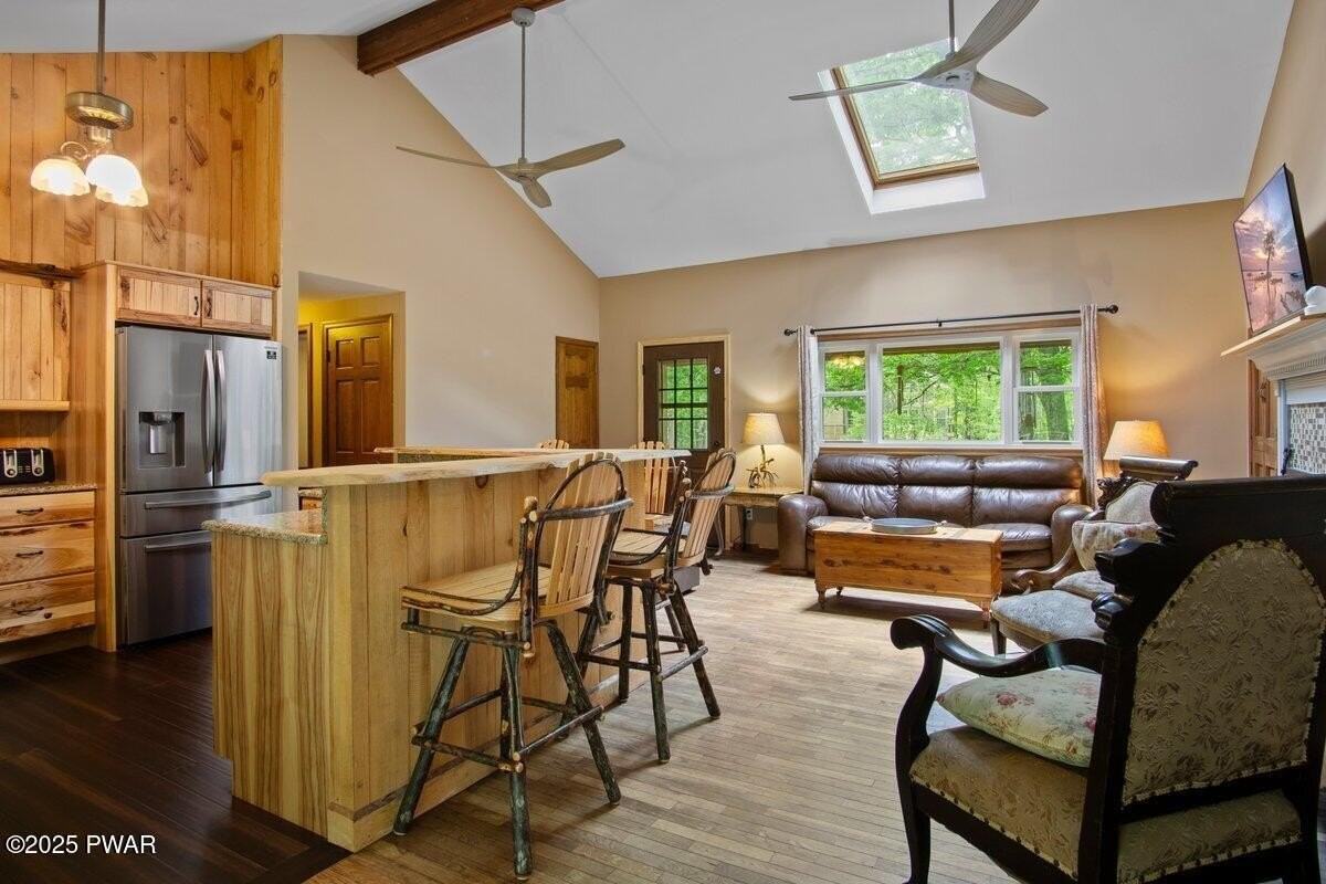 141 Constitution Dr - Photo 5 of 27