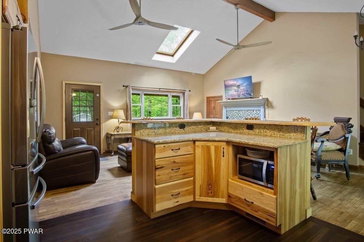 141 Constitution Dr - Photo 6 of 27