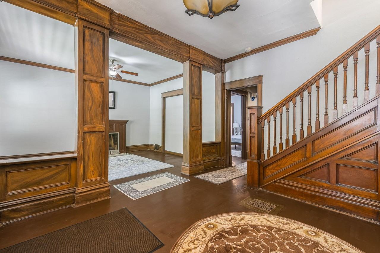 Charlotte St - Photo 3 of 10