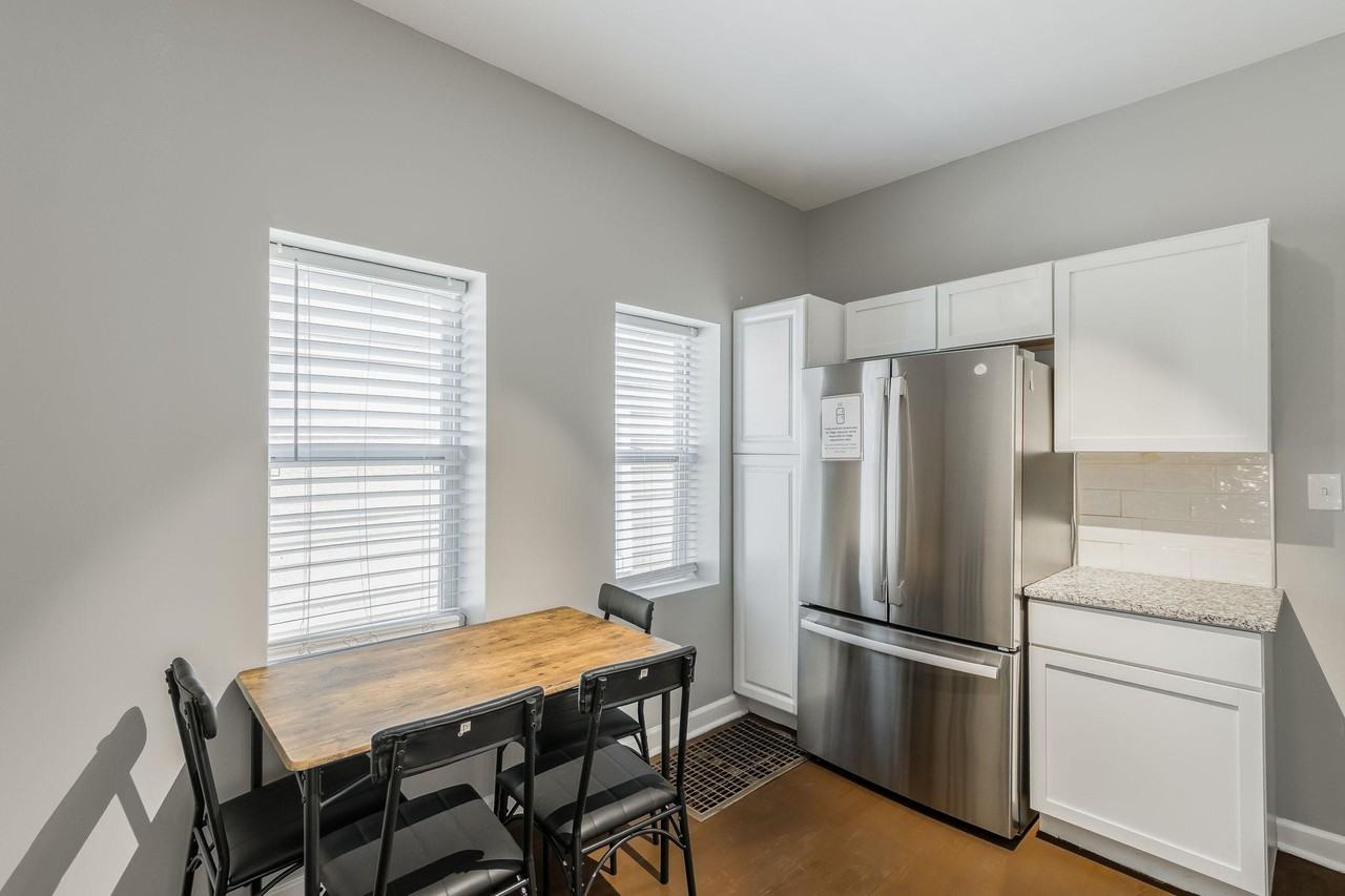 Charlotte St - Photo 5 of 10