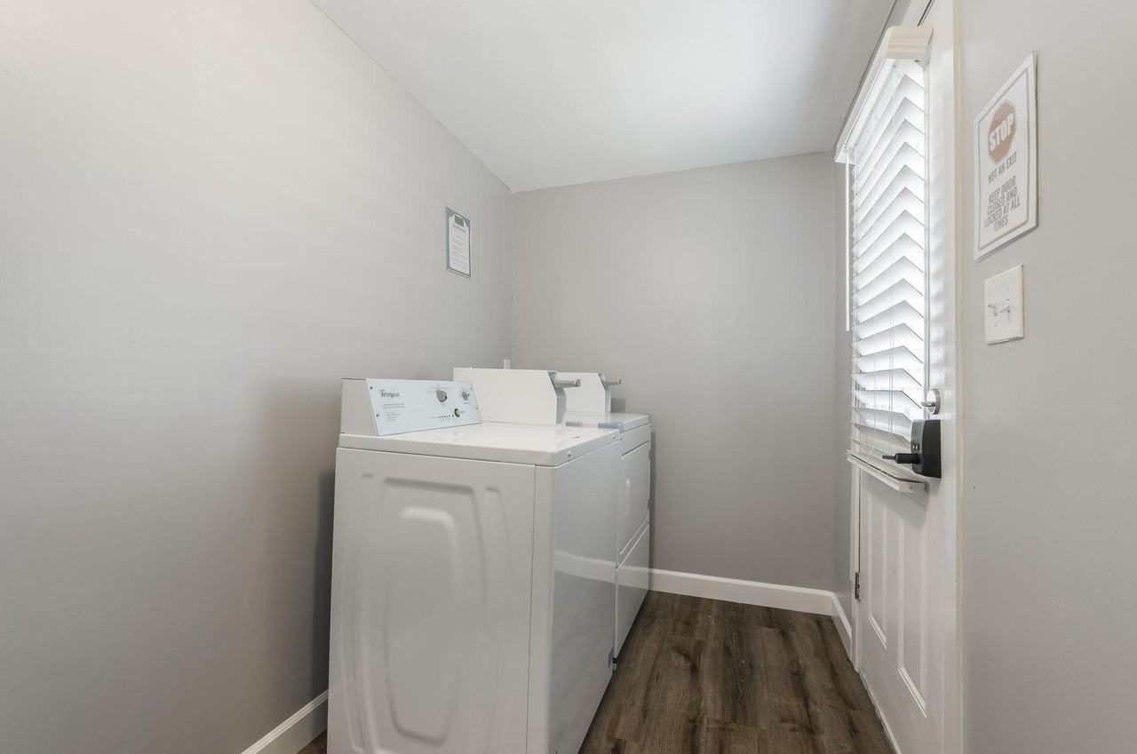 Charlotte St - Photo 7 of 10