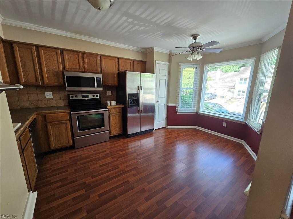 5671 Gates Landing Rd - Photo 2 of 7