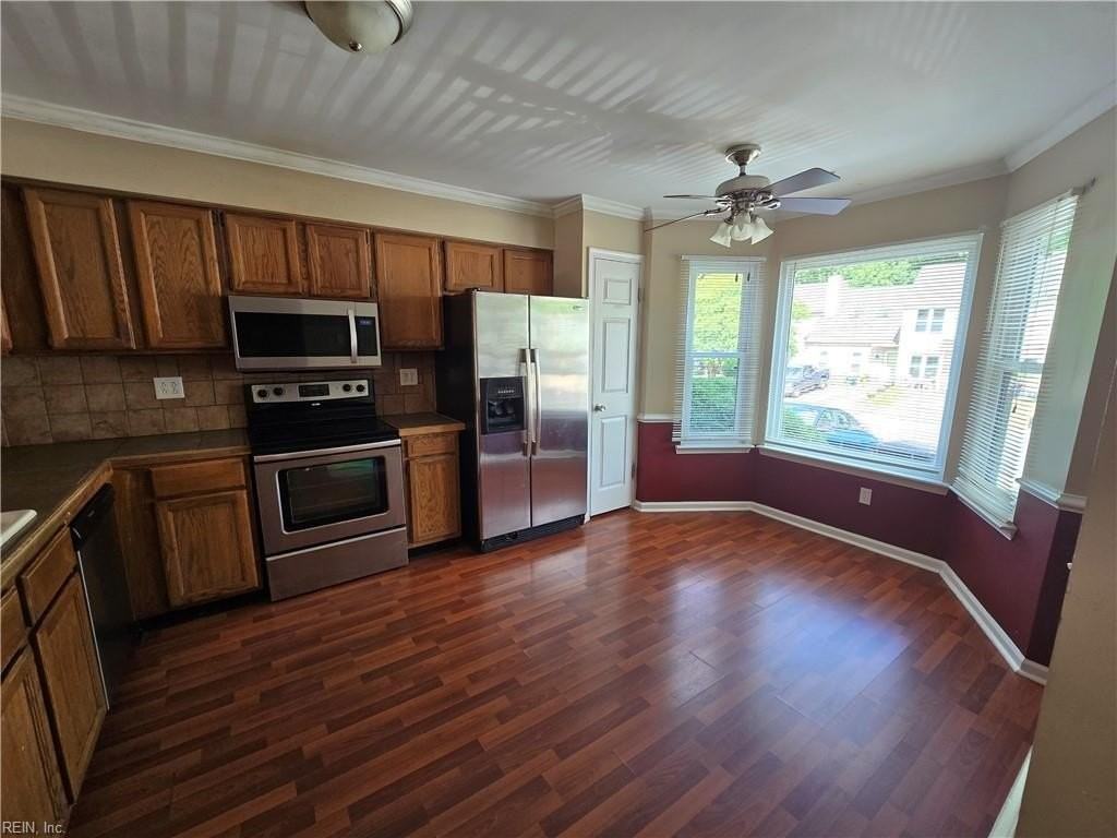 5671 Gates Landing Rd - Photo 3 of 7